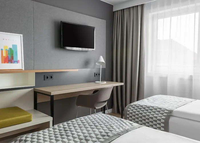 Centre By Ihg Hotel 4*