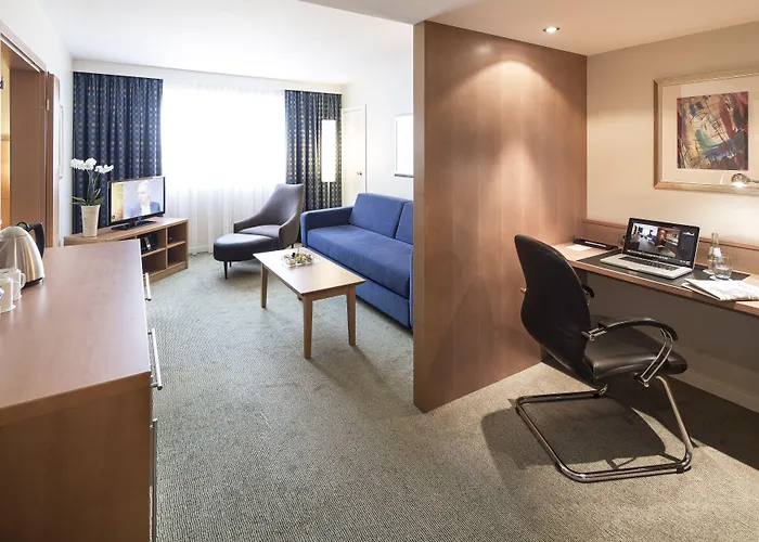 Hotel Centre By Ihg 4*