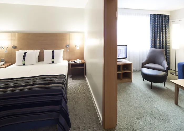 Centre By Ihg Отель 4*