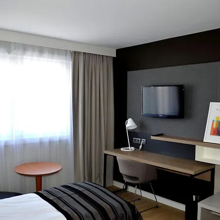 Centre By Ihg Szálloda 4*
