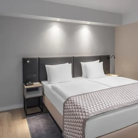 Hotel Centre By Ihg 4*