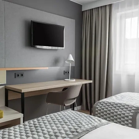 Centre By Ihg Hotel 4*