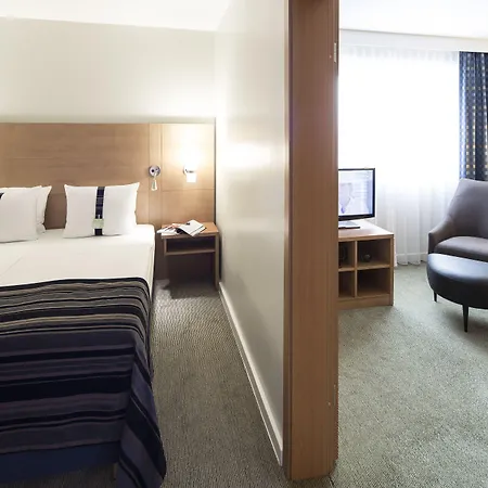 Centre By Ihg Hotel 4*