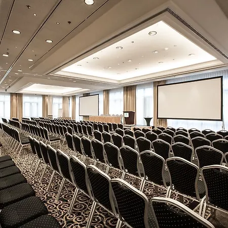 Hotel Centre By Ihg 4*